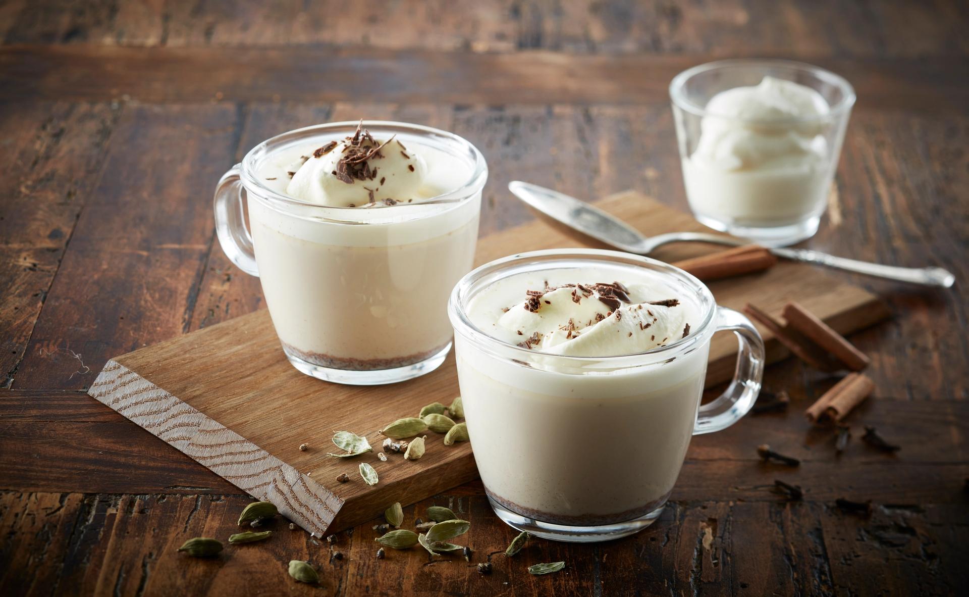 Varm melk med julekrydder