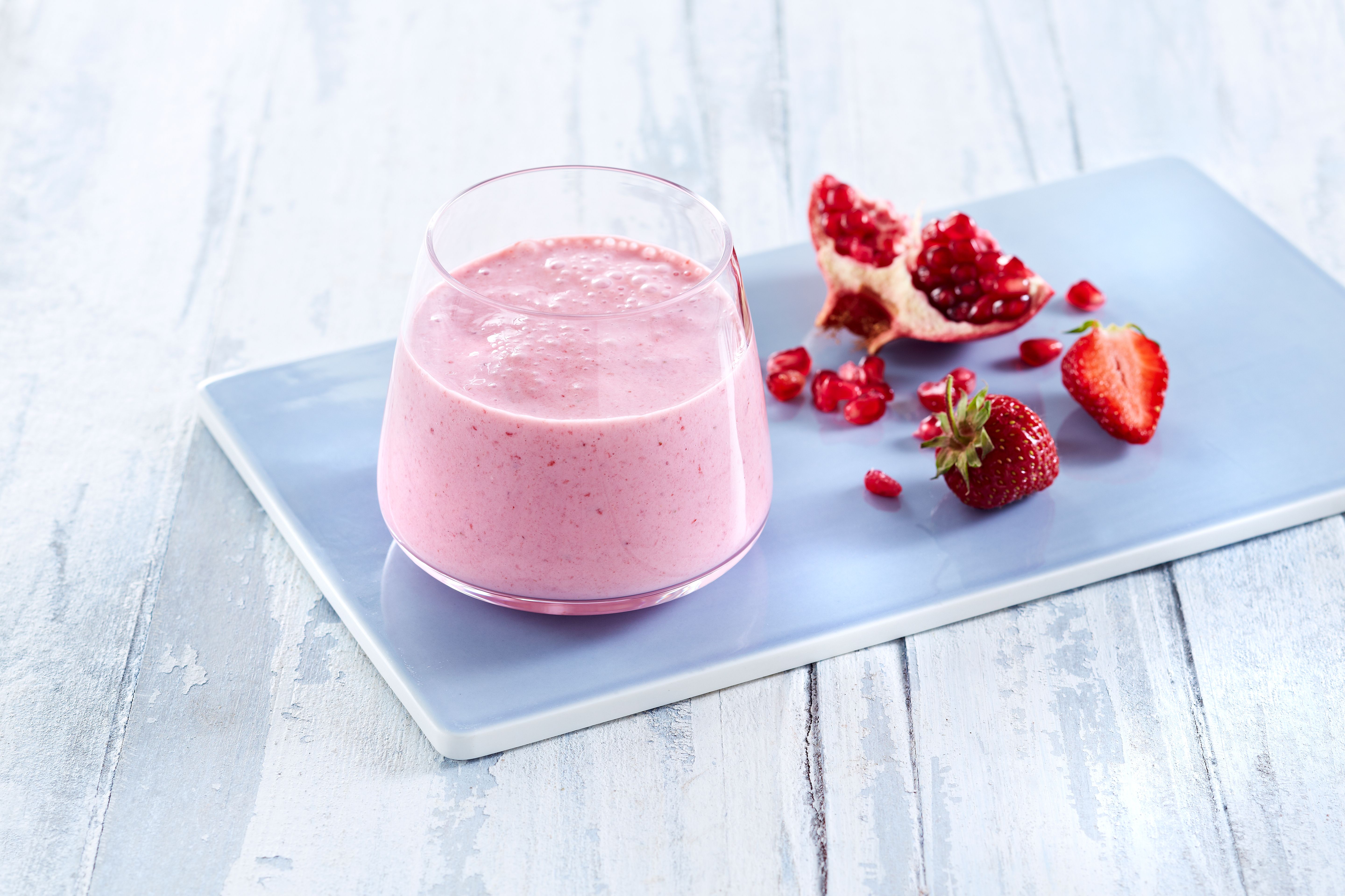 Jordbærsmoothie med kvarg og syrnet melk.