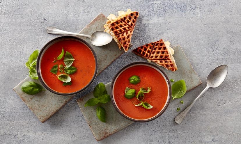 tomatsuppe med basilikum