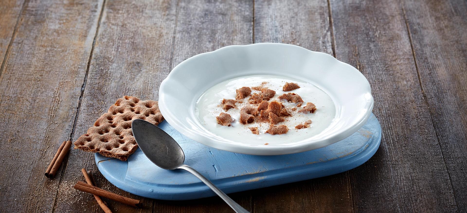 Tjukkmelk med knekkebrød