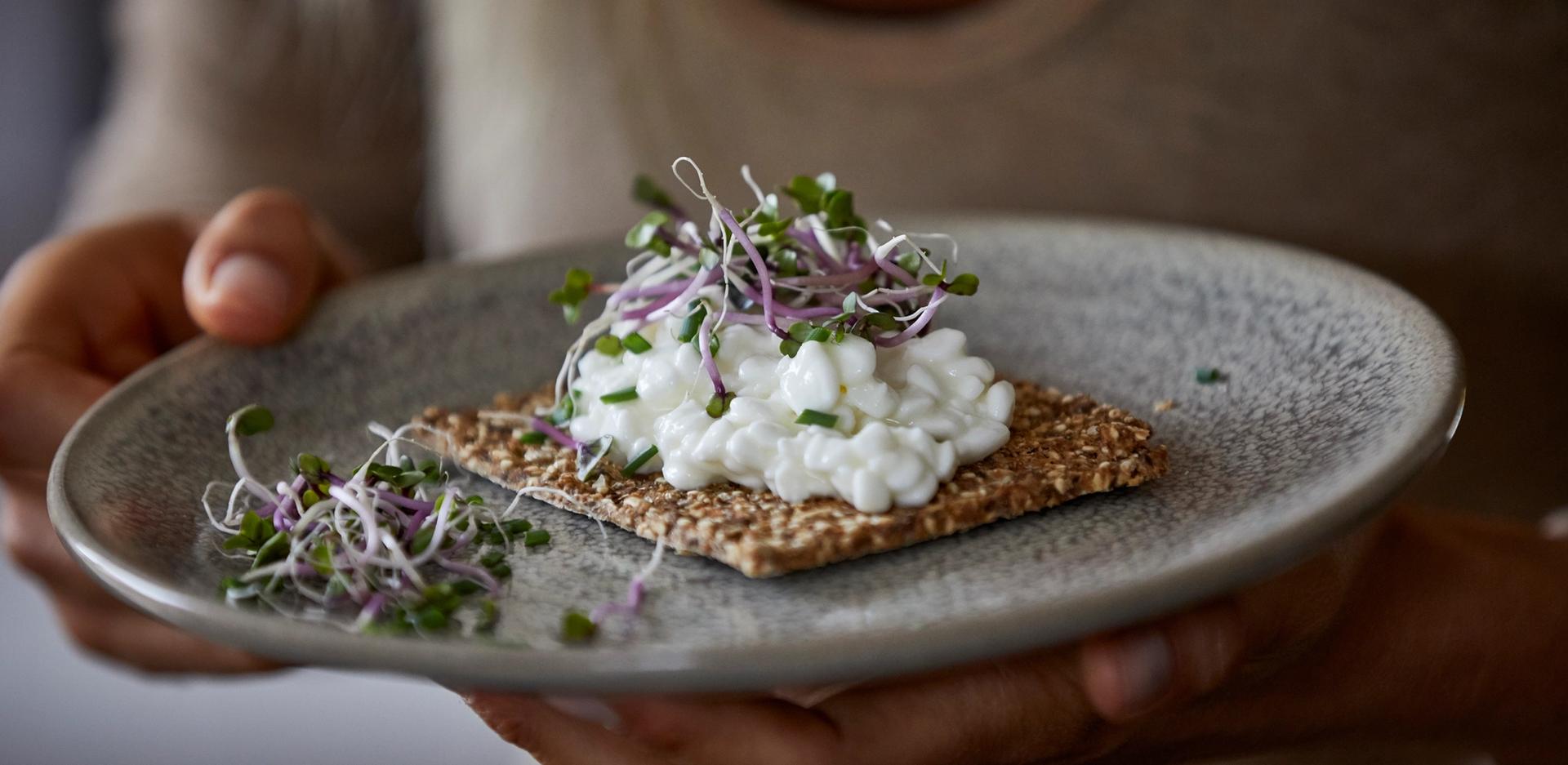 Cottage cheese på knekkebrød
