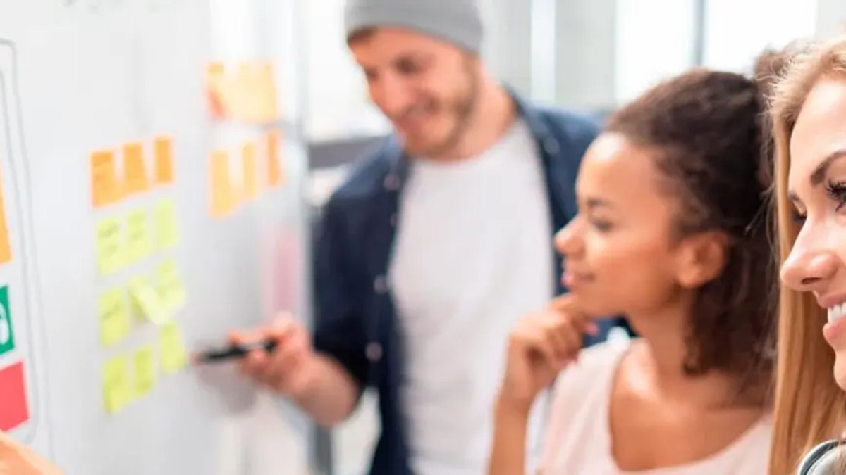 Mobile App vs. Mobile Website: What is Better to Build for Retailers?