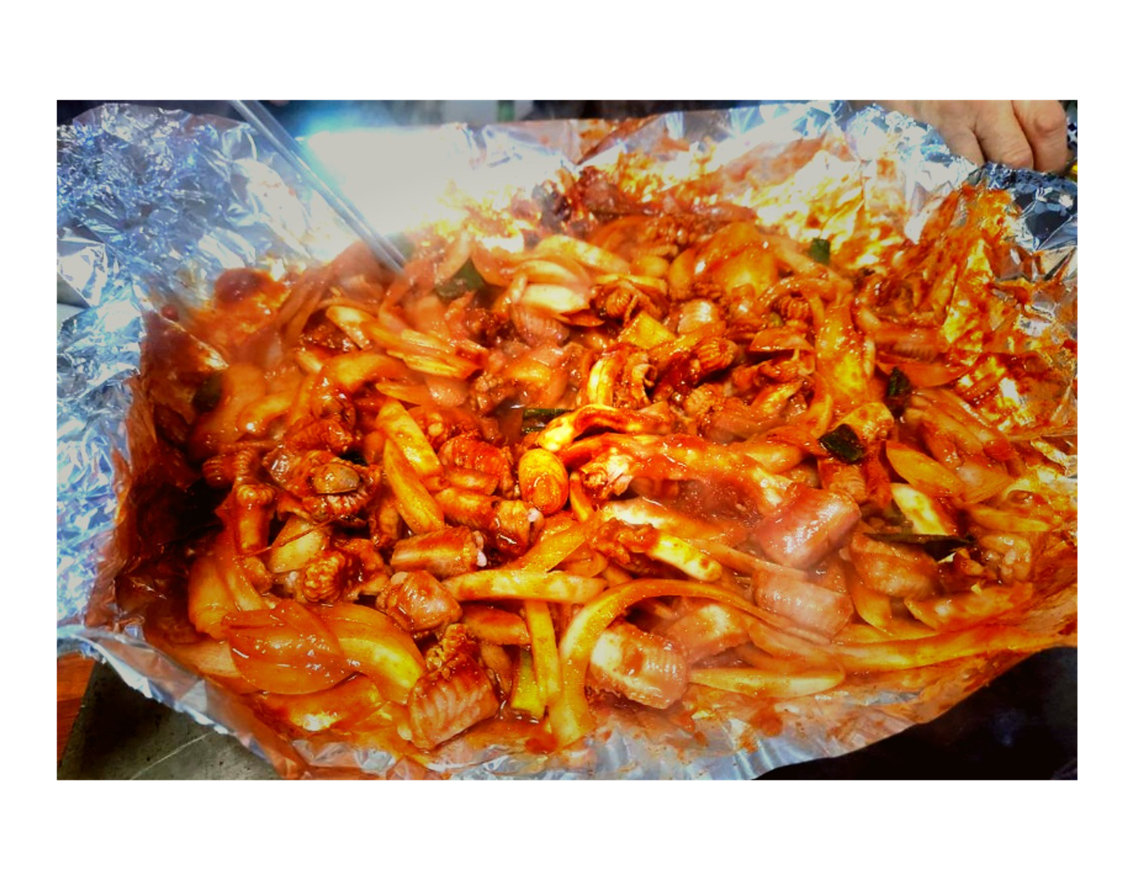 [Busan Food Guide] The Most Adventurous Meal in Korea: Charcoal-Grilled Hagfish & Daesun Soju