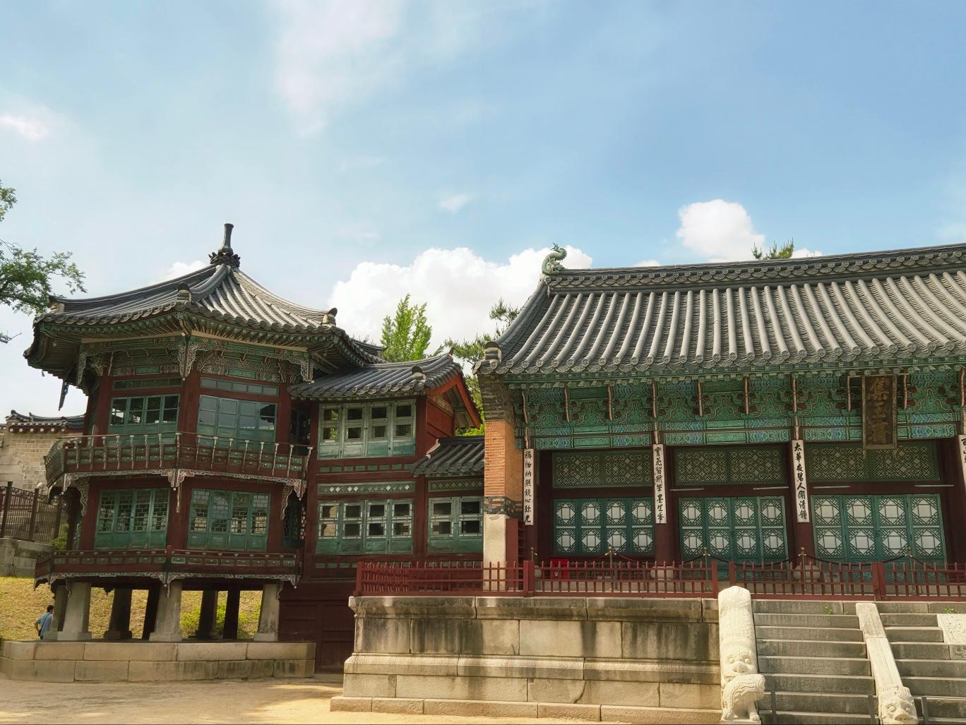 Jipokjae exterior — the two-story structure with the distinctive green lattice windows