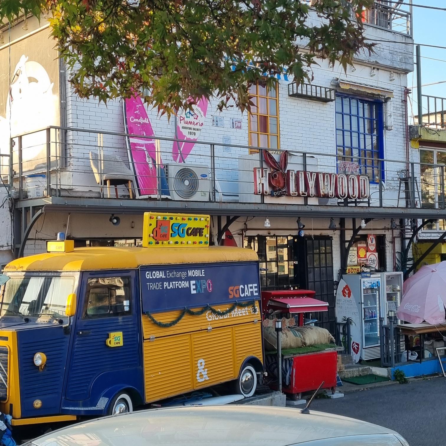 vintage blue food truck along the Naksan path
