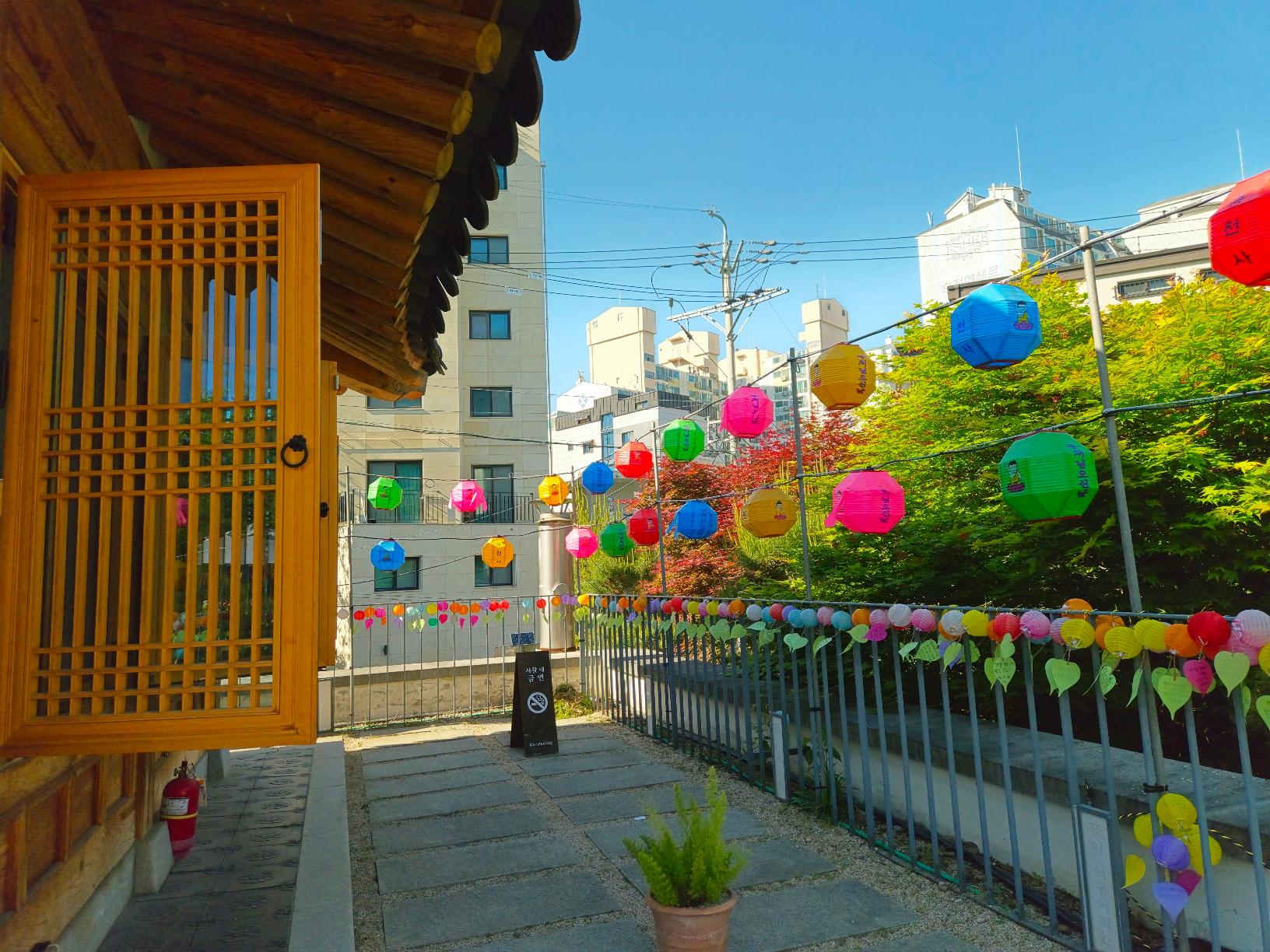 Seoul Is Glowing — And You Need to See It
