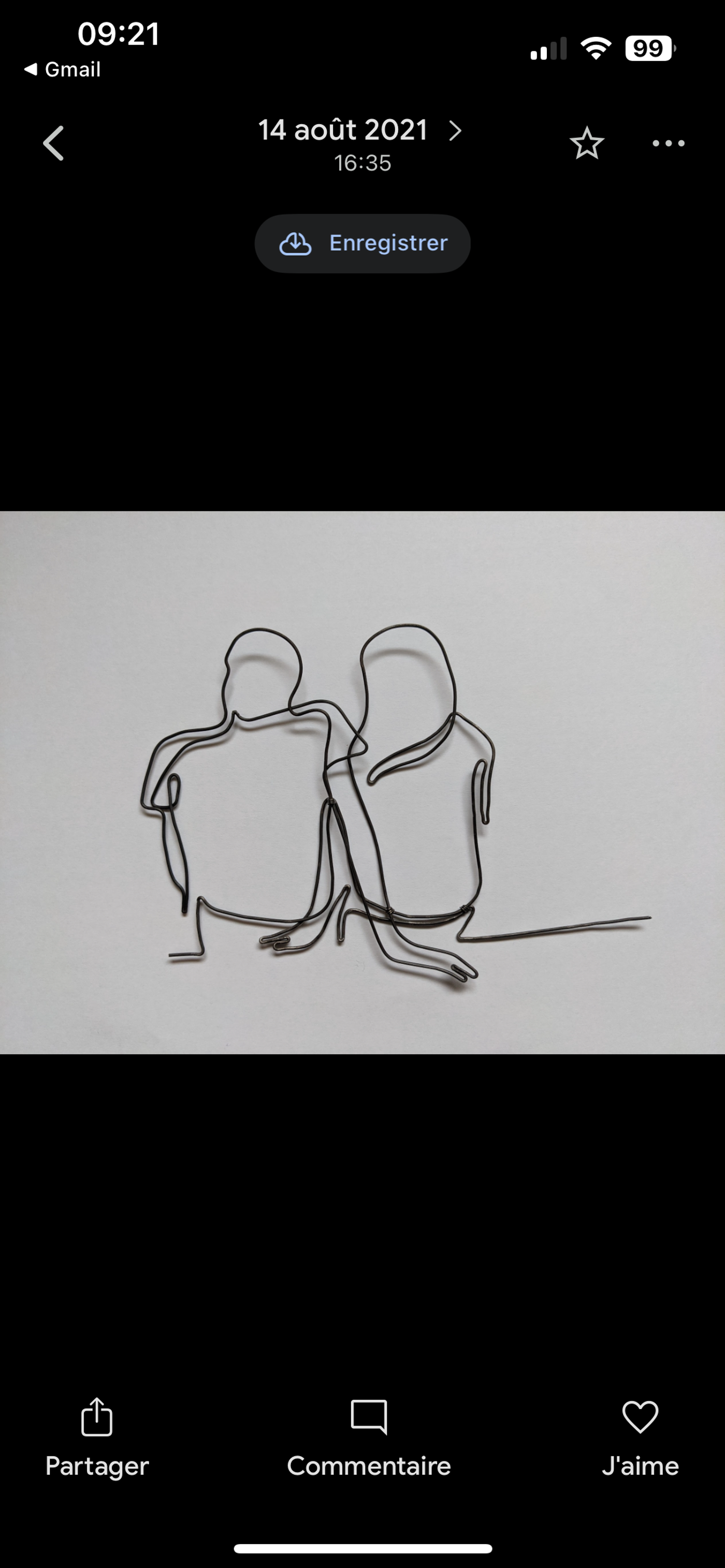 Couple regardant le paysage