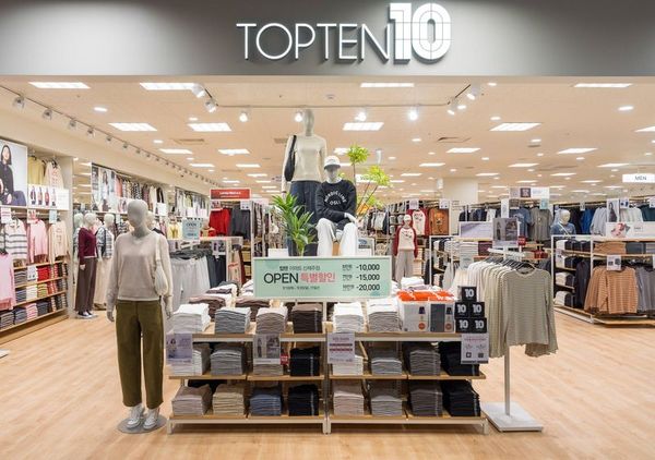 Topten bets on family shoppers with Emart's Jeju store renewal