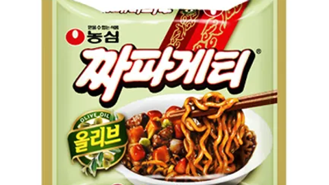 [라면전쟁] 농심 짜파게티: 왕좌에 먼지가 쌓였다