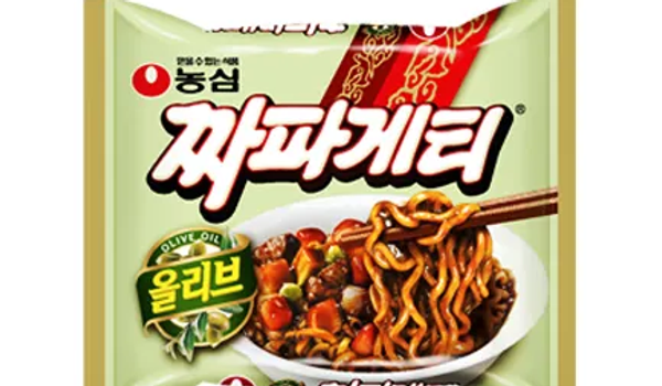 [라면전쟁] 농심 짜파게티: 왕좌에 먼지가 쌓였다