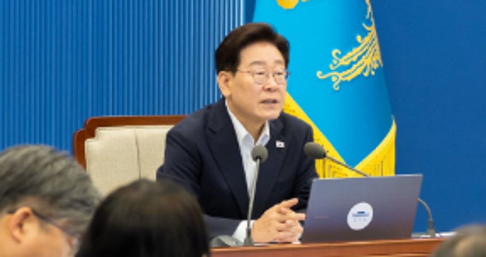 이재명 대통령이 6일 청와대에서 수석보좌관회의를 주재하는 모습. <청와대>