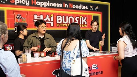 신라면, 뉴욕을 접수하다… 농심의 미국 현지화 전략
