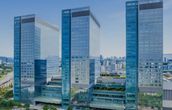 Samsung Electronics: From Emblem of the Korea Discount to Record-Breaking Shareholder Returns