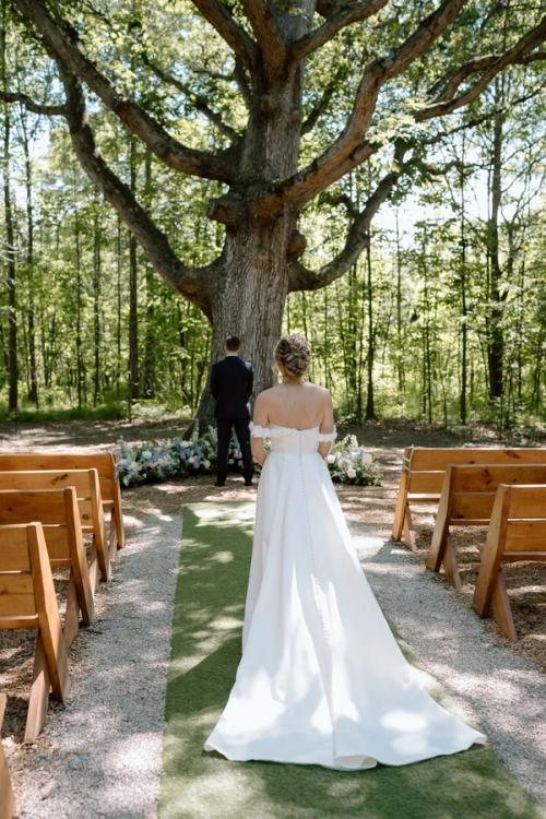 Bailey and Tyler's Cool Pastels at Retreat 21 Best Wedding Florist Ohio