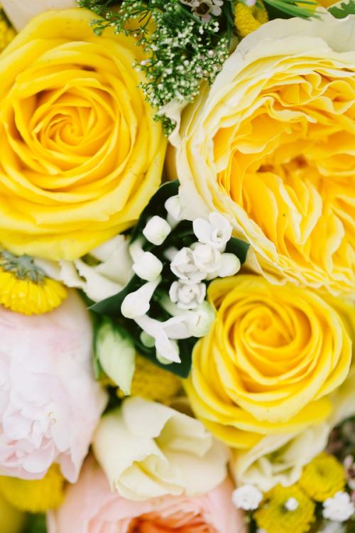 Sunny Pastels at Jorgensen Farms Best Wedding Florist Ohio