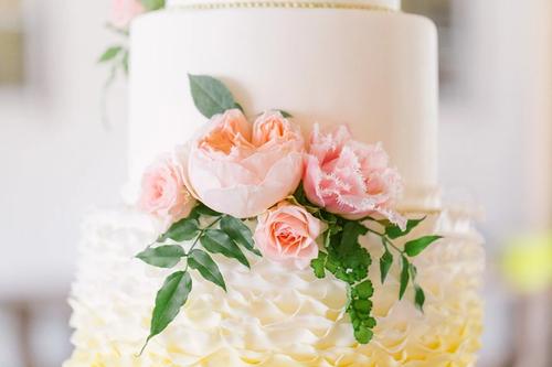 Sunny Pastels at Jorgensen Farms Best Wedding Florist Ohio