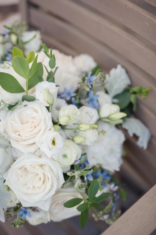 Bonnie and Joey's Clean Whites with a Touch of Something Blue at the Columbus Museum of Art Best Wedding Florist Ohio