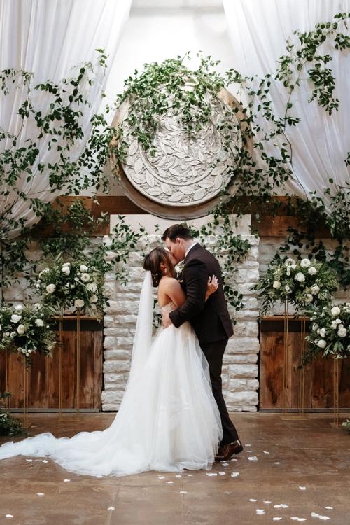 Lisa & Ryan's September Day at The Vue Best Wedding Florist Ohio