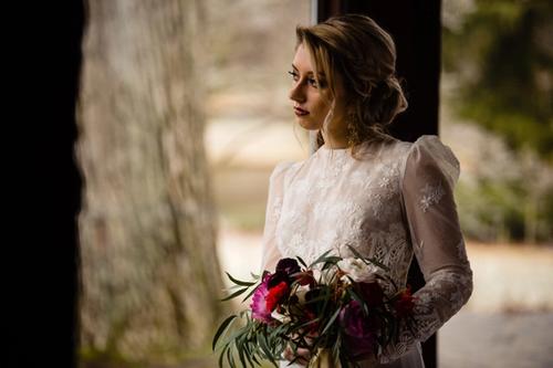 A Moody, Romantic Styled Shoot at Beverly Mansion Best Wedding Florist Ohio