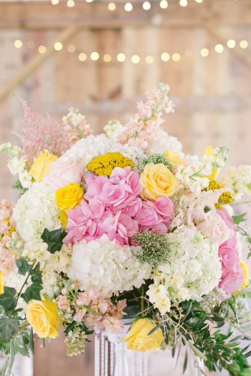 Sunny Pastels at Jorgensen Farms Best Wedding Florist Ohio
