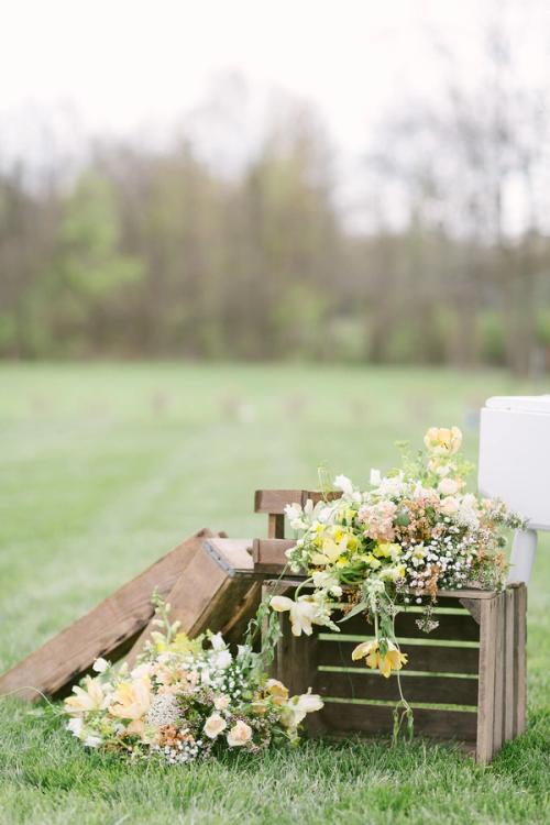 Sunny Pastels at Jorgensen Farms Best Wedding Florist Ohio