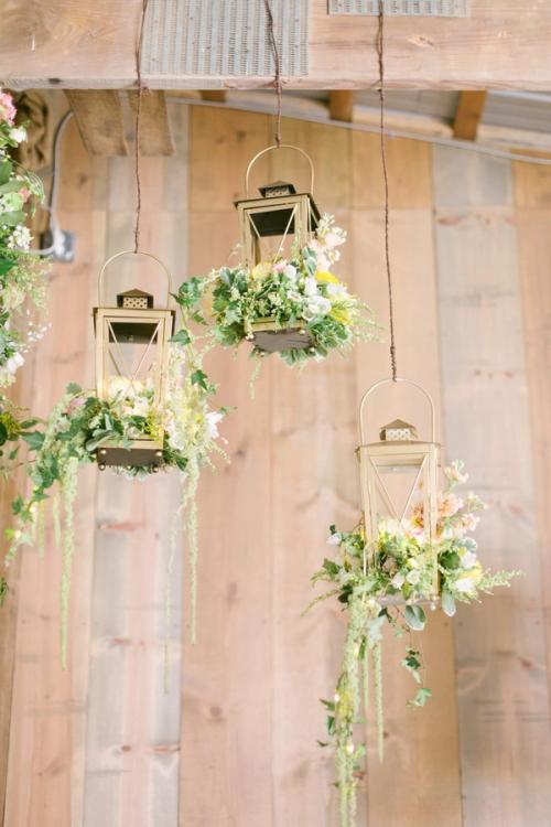Sunny Pastels at Jorgensen Farms Best Wedding Florist Ohio