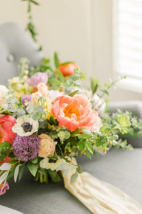 Lush, Spring Blooms at Swan Lake Best Wedding Florist Ohio