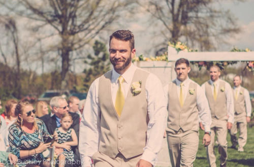 Sunny Pastels at Jorgensen Farms Best Wedding Florist Ohio