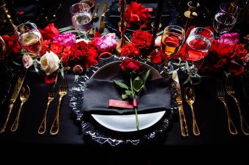 A Moody, Romantic Styled Shoot at Beverly Mansion Best Wedding Florist Ohio