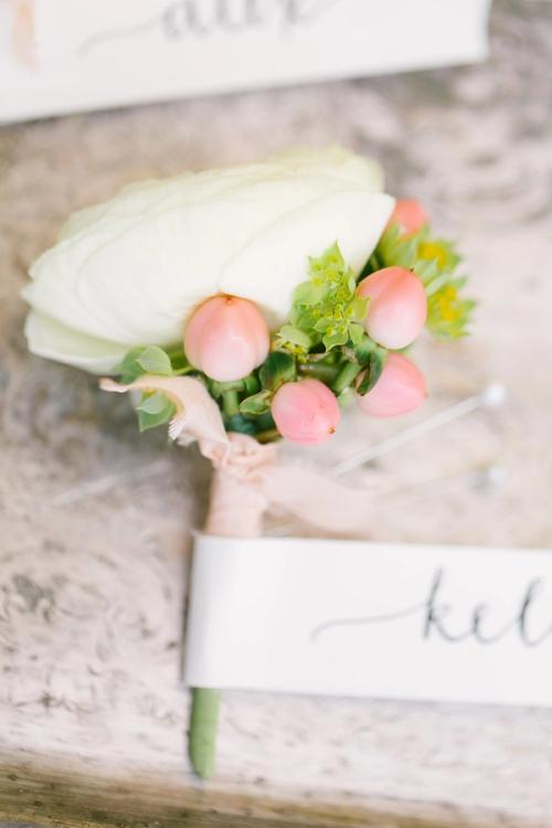 Sunny Pastels at Jorgensen Farms Best Wedding Florist Ohio
