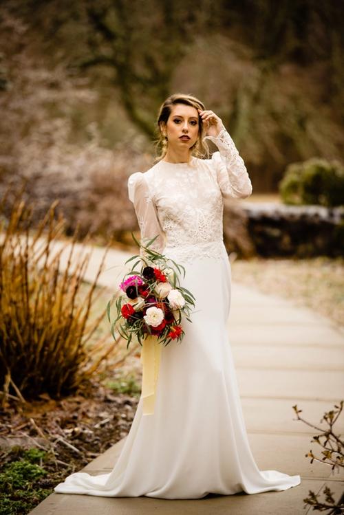 A Moody, Romantic Styled Shoot at Beverly Mansion Best Wedding Florist Ohio