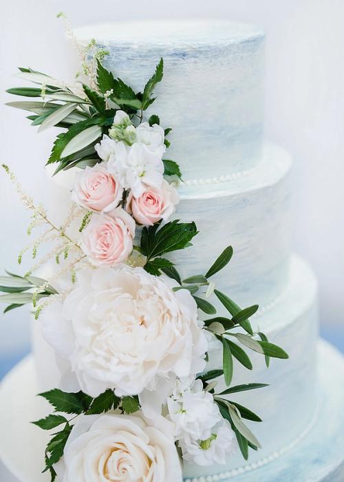 Bonnie and Joey's Clean Whites with a Touch of Something Blue at the Columbus Museum of Art Best Wedding Florist Ohio