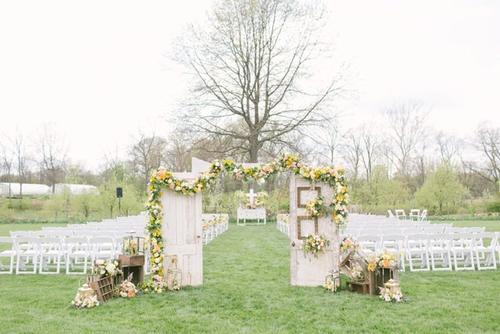 Sunny Pastels at Jorgensen Farms Best Wedding Florist Ohio