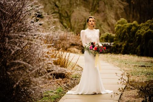 A Moody, Romantic Styled Shoot at Beverly Mansion Best Wedding Florist Ohio