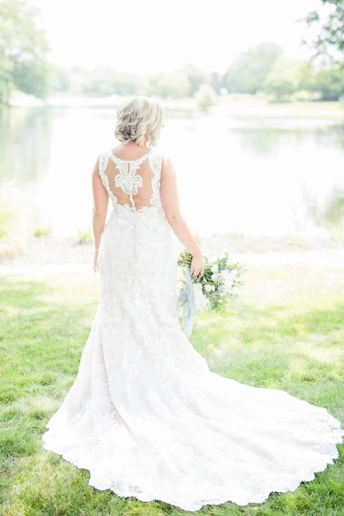 Bonnie and Joey's Clean Whites with a Touch of Something Blue at the Columbus Museum of Art Best Wedding Florist Ohio