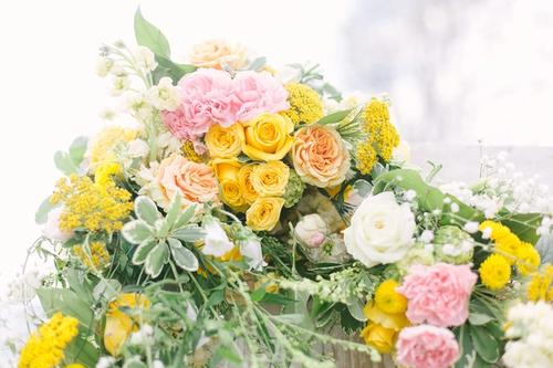 Sunny Pastels at Jorgensen Farms Best Wedding Florist Ohio
