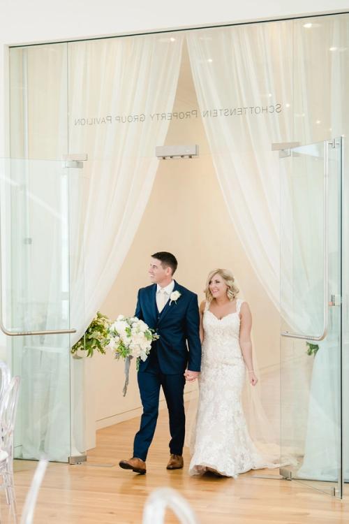 Bonnie and Joey's Clean Whites with a Touch of Something Blue at the Columbus Museum of Art Best Wedding Florist Ohio