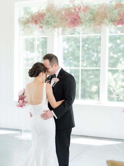 Jessica and Nick's Modern Pinks at Magnolia Hill Farm Best Wedding Florist Ohio