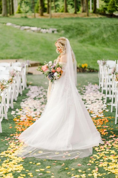 Lush, Spring Blooms at Swan Lake Best Wedding Florist Ohio