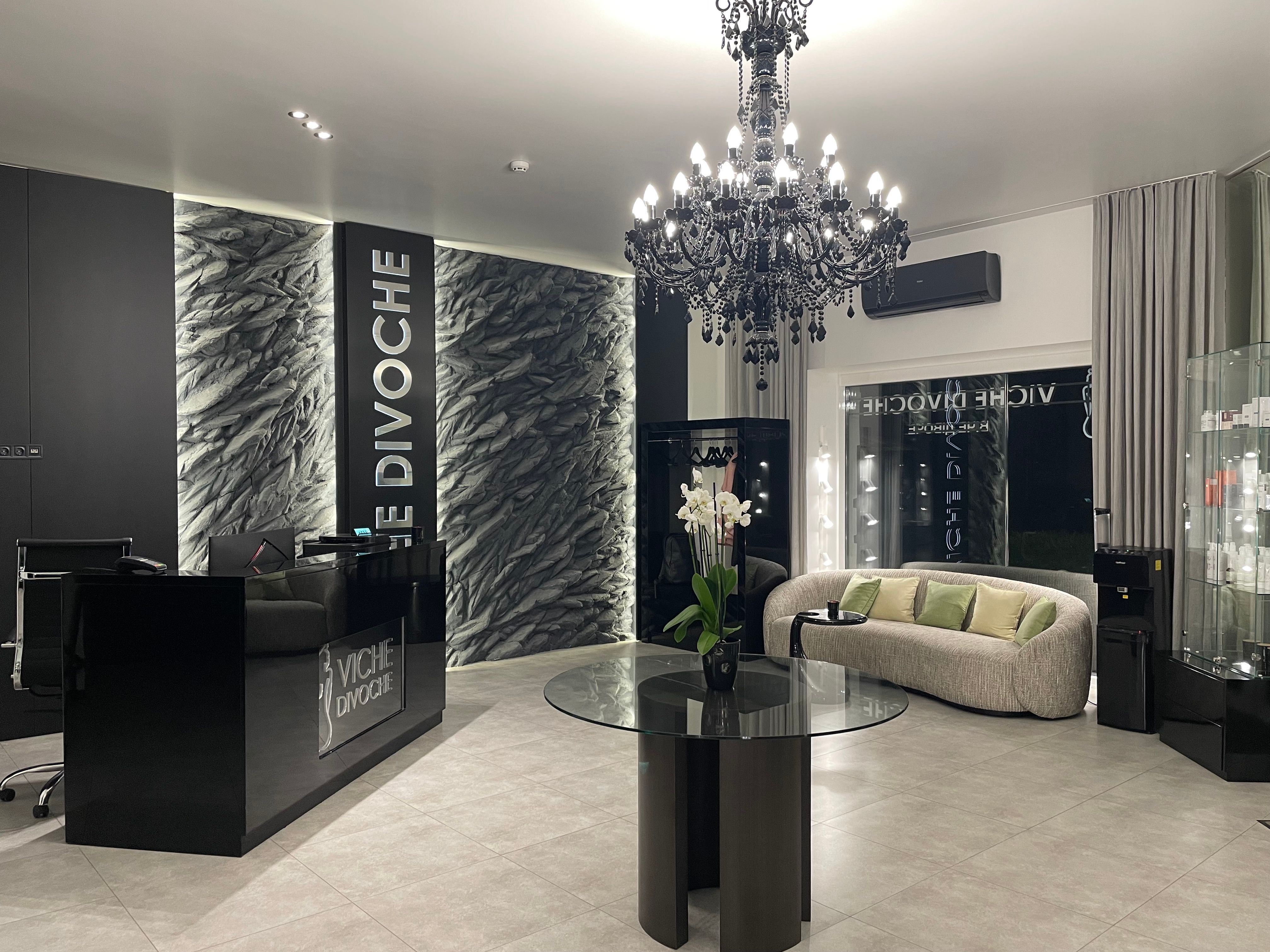 Ласкаво просимо у Viche Divoche — простір, де краса починається зі спокою.