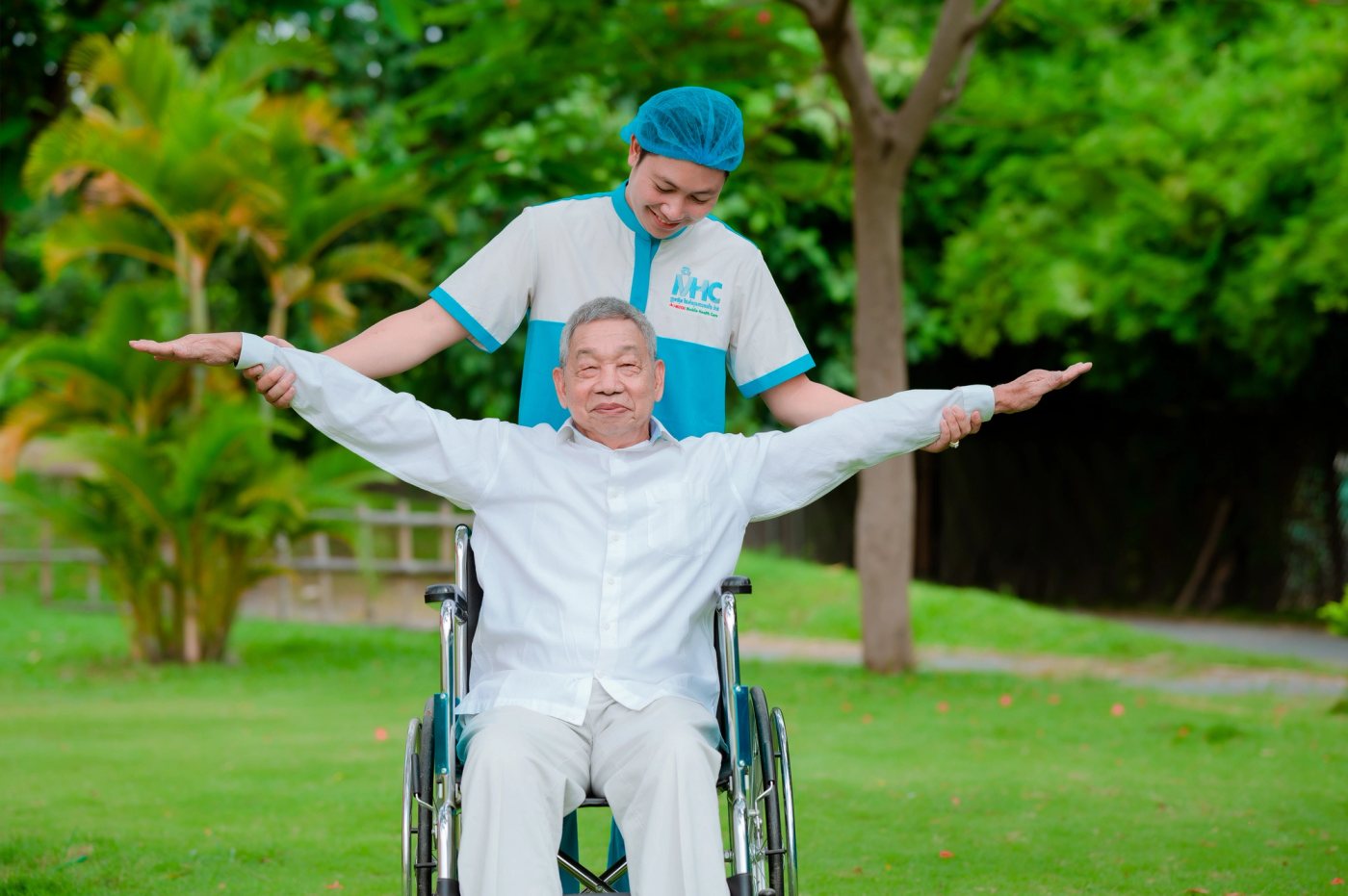 Daily care handled with expertise. Caregivers trained with heart.