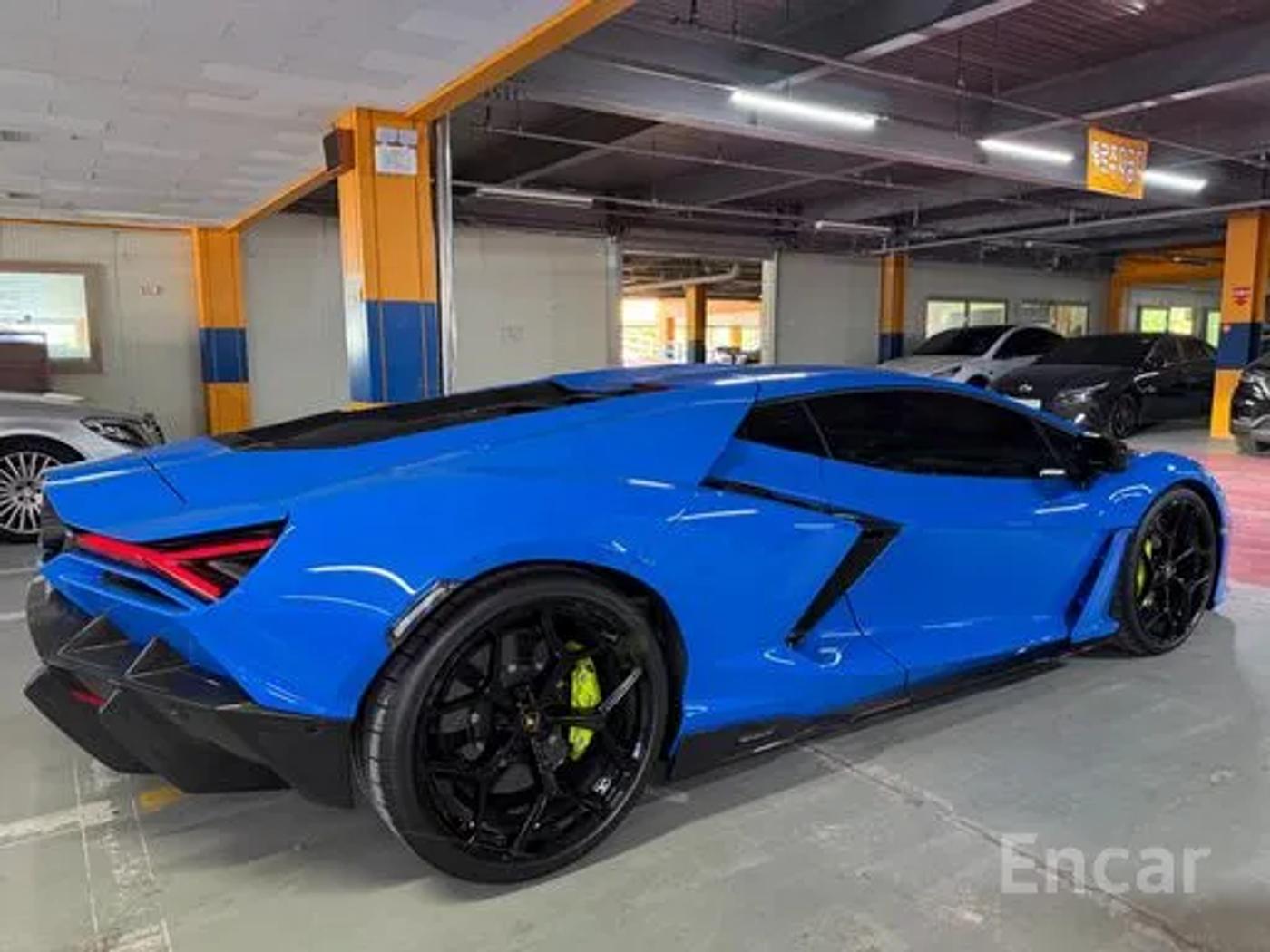 	Lamborghini Revuelto 6.5 V12, photo 4