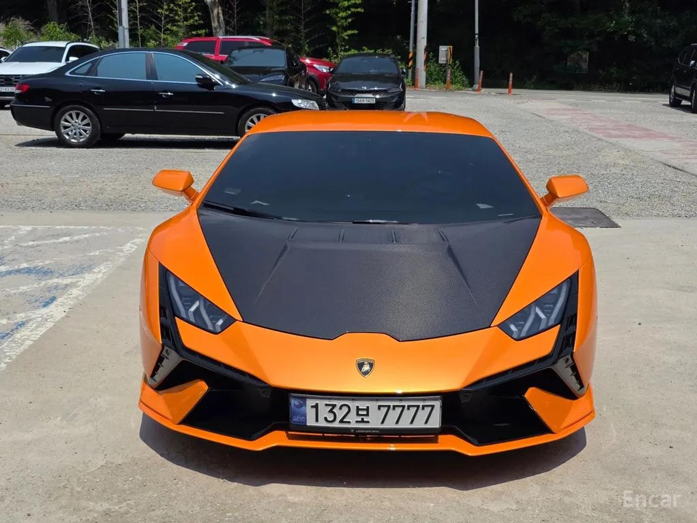 Lamborghini Huracán LP640-2 Tecnica 2023, for export from South Korea