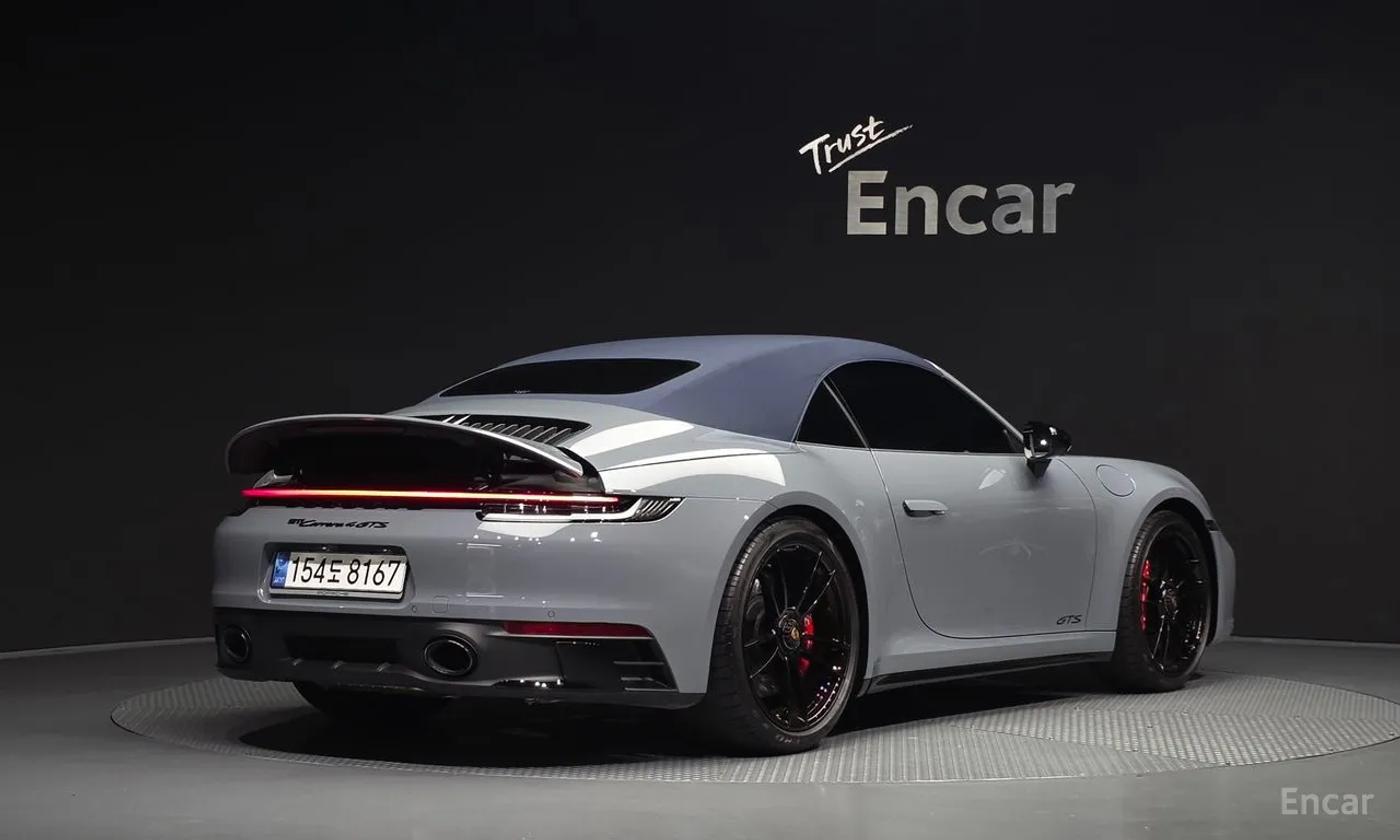 Porsche 911 Carrera 4 GTS Cabriolet, photo 2