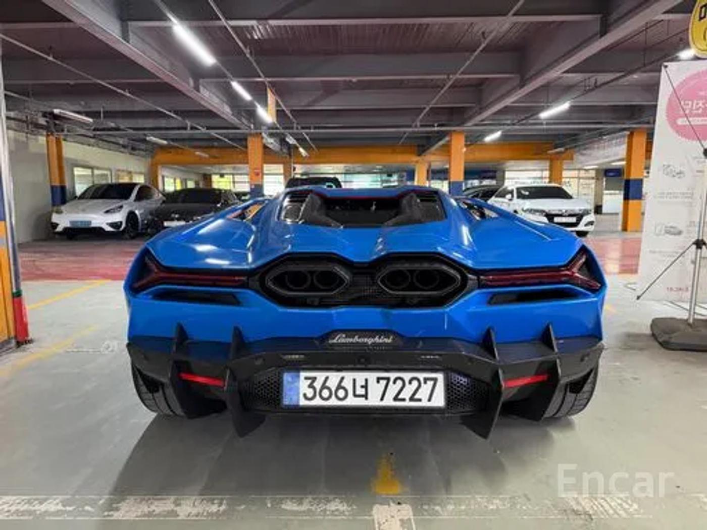	Lamborghini Revuelto 6.5 V12, photo 3