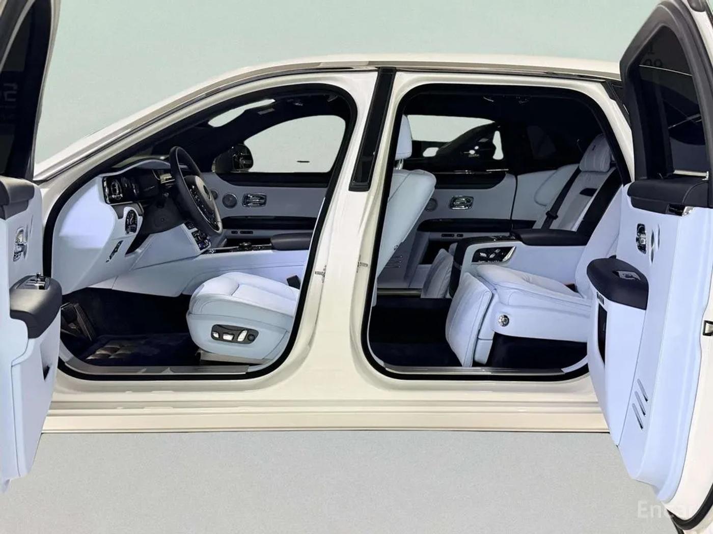 Rolls-Royce Ghost 6.7 EWB V12, фото 2