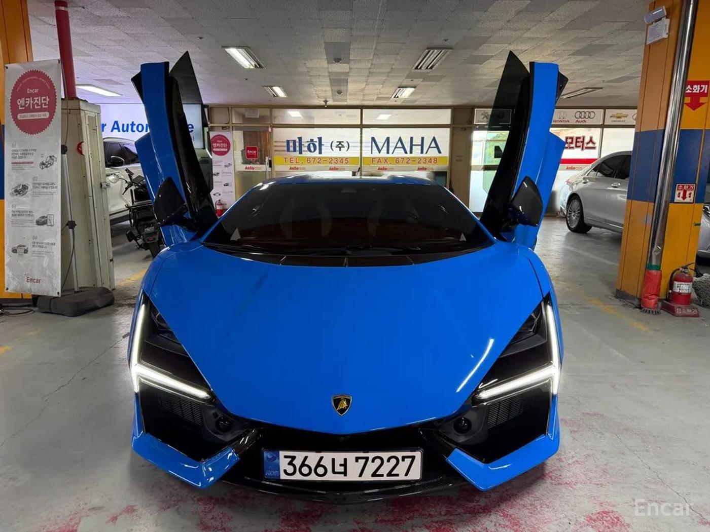 	Lamborghini Revuelto 6.5 V12, photo 5