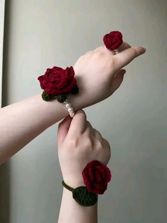 Crochet rose bracelet with ring 
