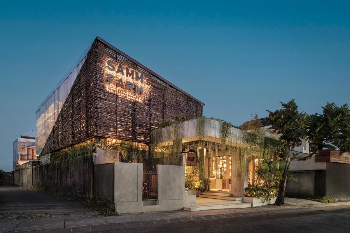 Samm's Restaurant exterior
