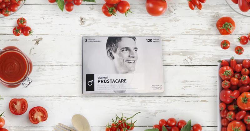 Bilde av ProstaCare, et kosttilskudd med lykopen, omgitt av tomater.